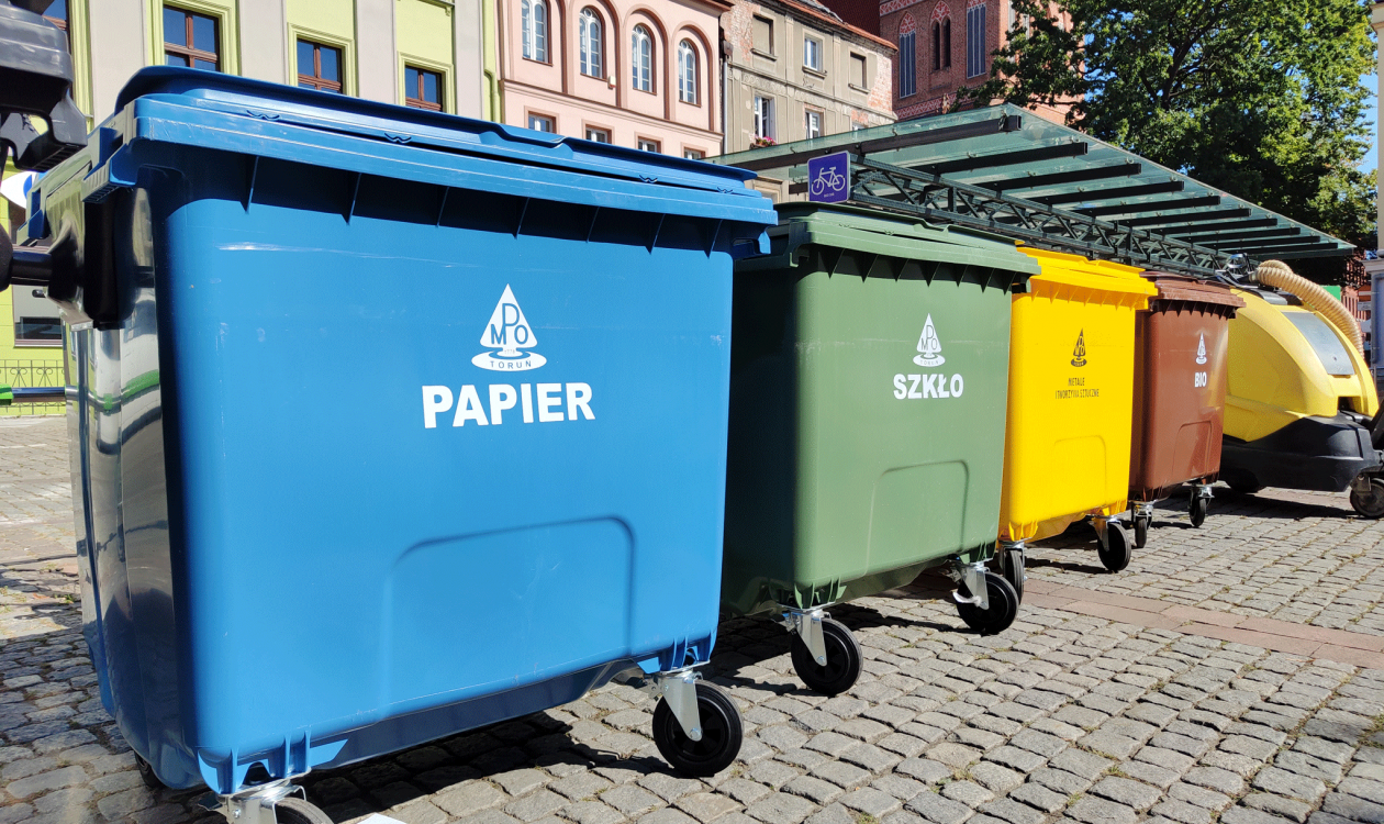 Zestaw pojemników do selektywnej zbiórki